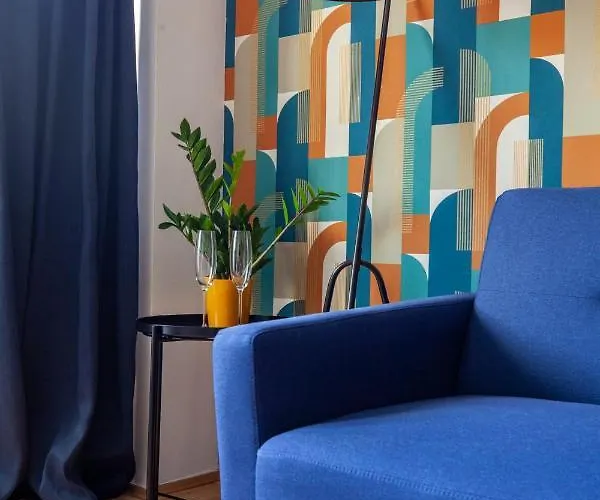 13 Septembrie Apt, Near Marriott * Бухарест