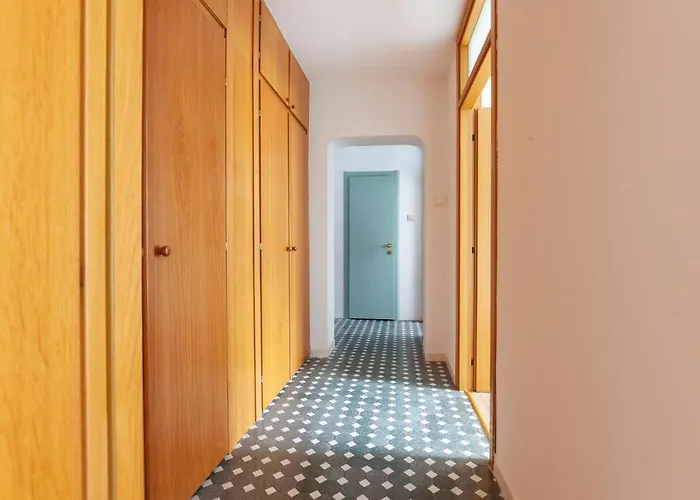 13 Septembrie Apt, Near Marriott * Bukarest